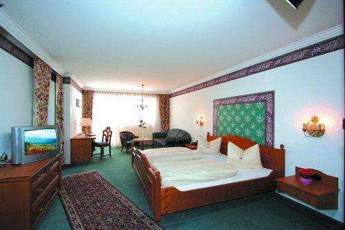 Parkhotel Tannenhof Oy-Mittelberg Rum bild